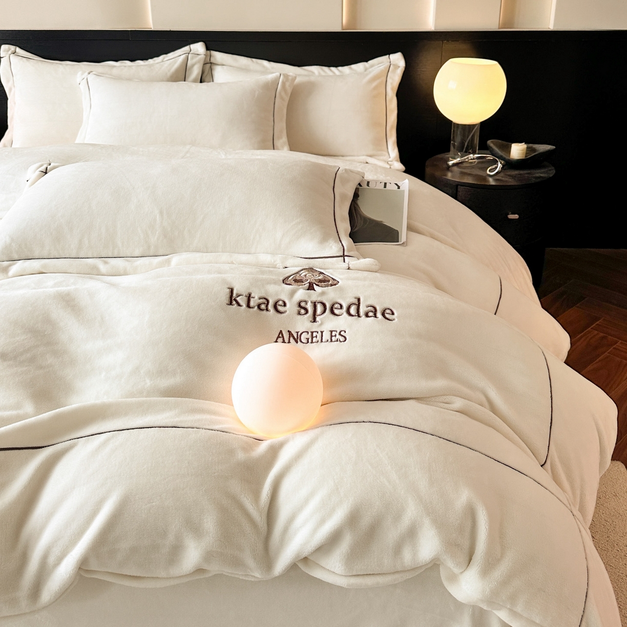 91家纺网 家纺一手货源 找家纺 狂想家 2025新款刺绣牛奶绒四件套-安琪儿 安琪儿-暖冬白