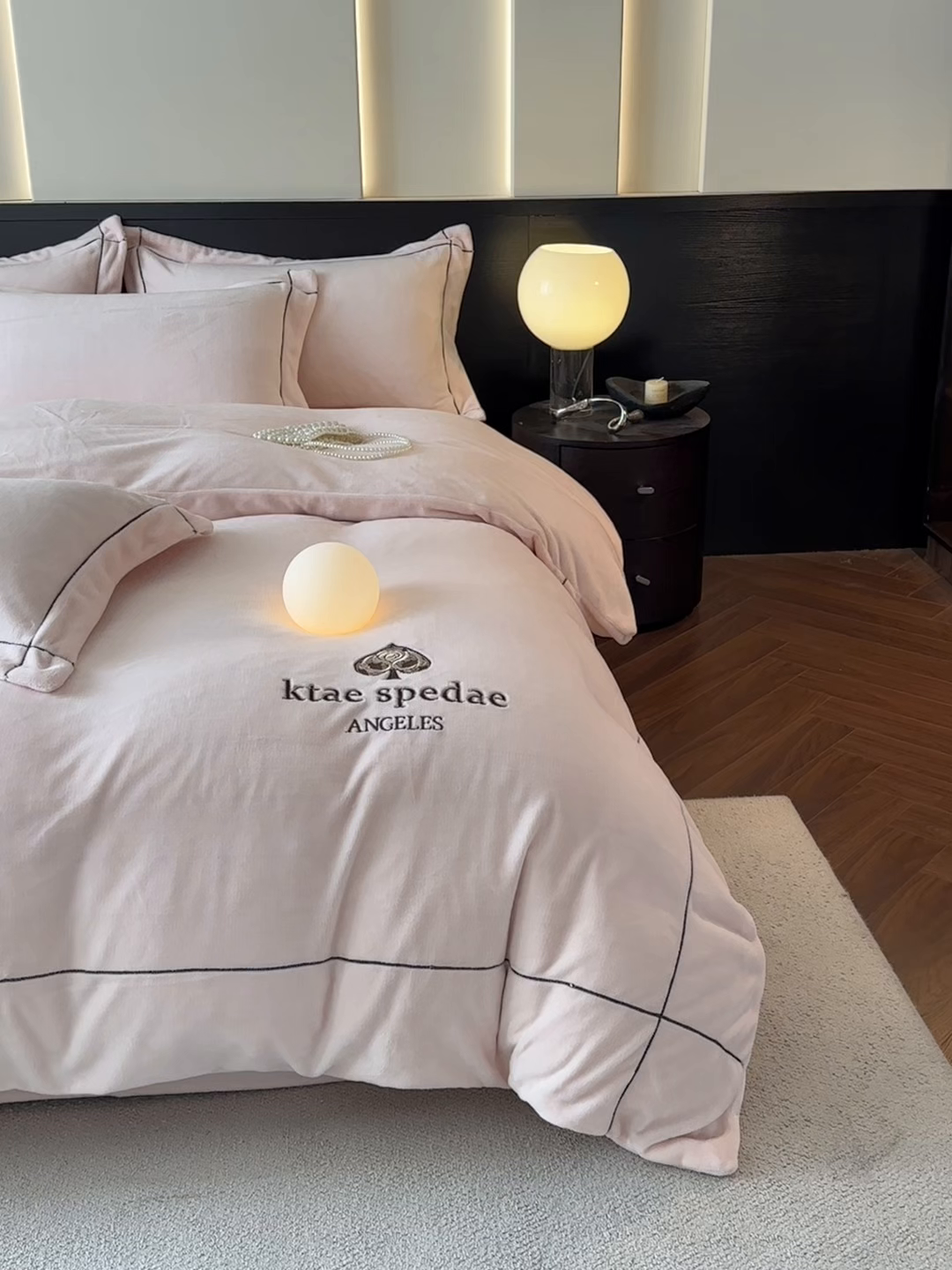 91家纺网 家纺一手货源 找家纺 狂想家 2025新款刺绣牛奶绒四件套-安琪儿 安琪儿-浅玉粉