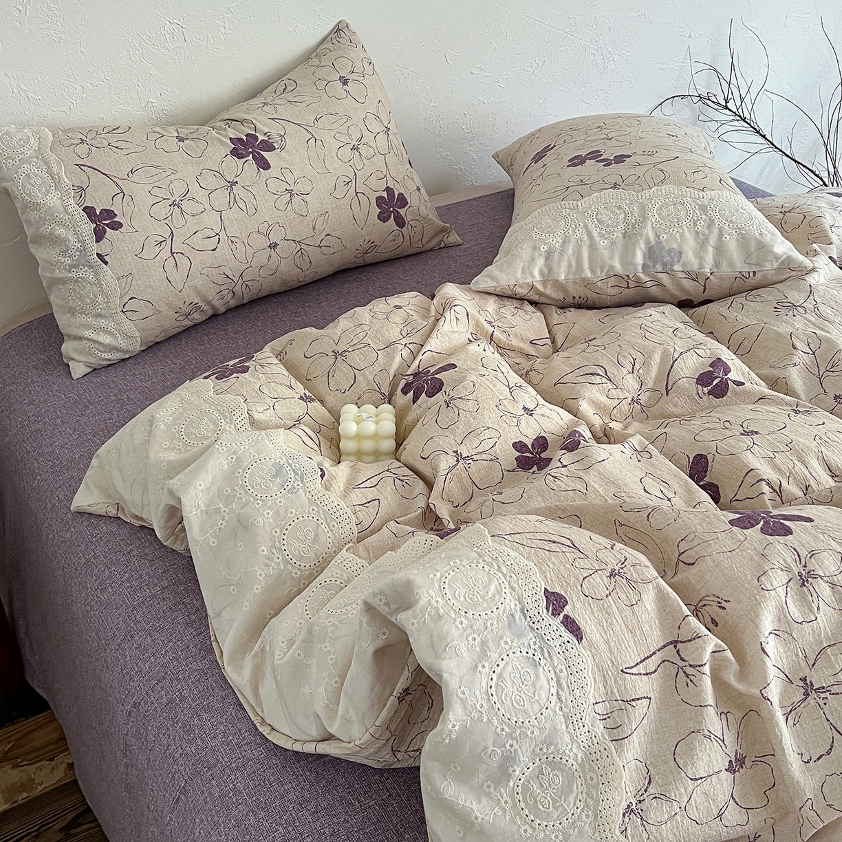 91家纺网 家纺一手货源 找家纺 一比一家纺 2026秋冬新品高克重原麻复古全棉花边棉麻侘寂风原麻四件套 （控价99元）约定紫