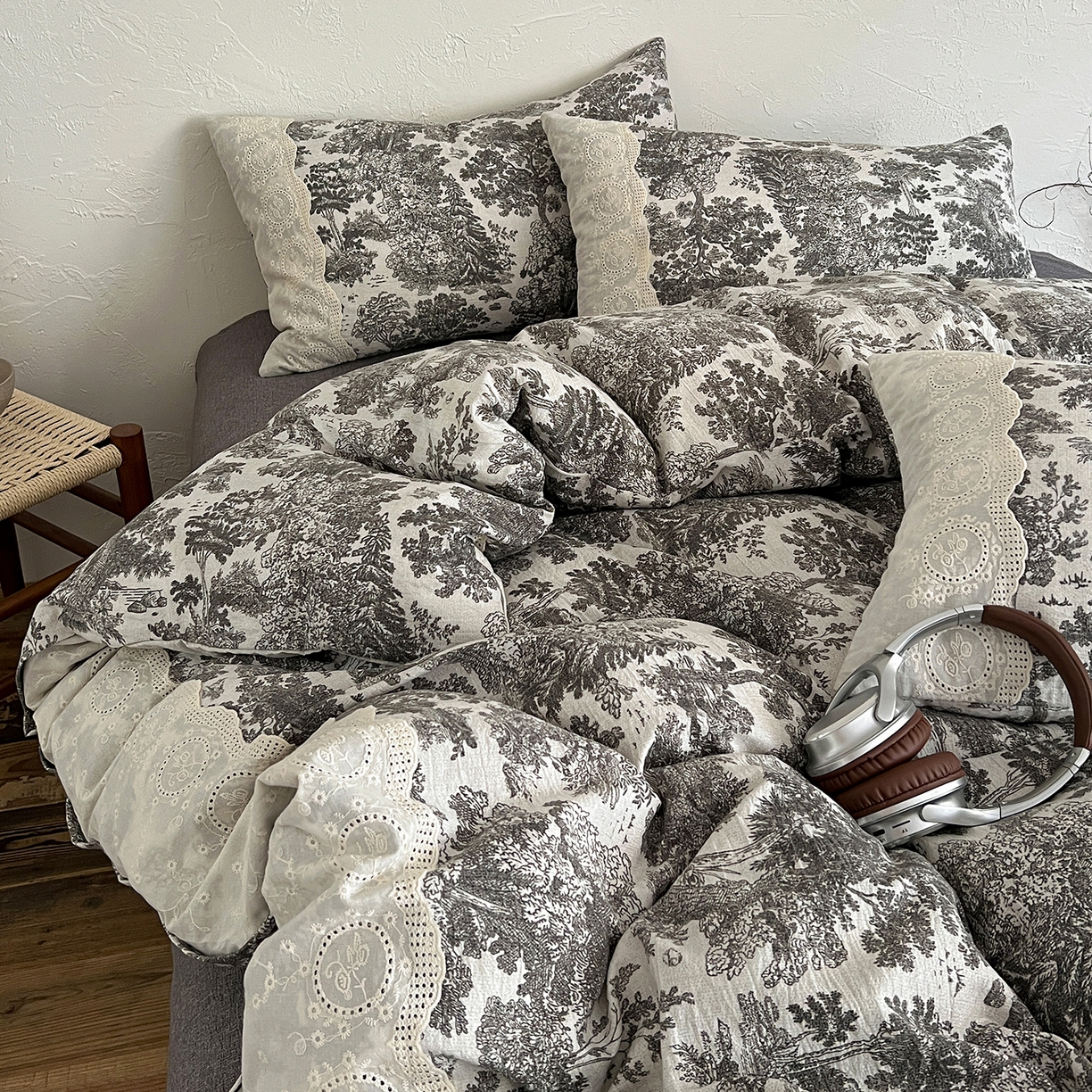 91家纺网 家纺一手货源 找家纺 一比一家纺 2026秋冬新品高克重原麻复古全棉花边棉麻侘寂风原麻四件套 （控价99元）墨染江南