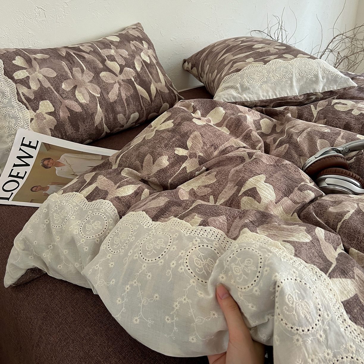 91家纺网 家纺一手货源 找家纺 一比一家纺 2026秋冬新品高克重原麻复古全棉花边棉麻侘寂风原麻四件套 （控价99元）花影棕