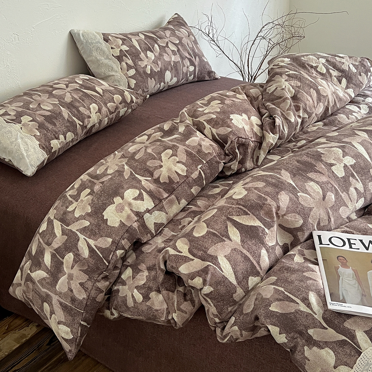 91家纺网 家纺一手货源 找家纺 一比一家纺 2026秋冬新品高克重原麻复古全棉花边棉麻侘寂风原麻四件套 （控价99元）花影棕