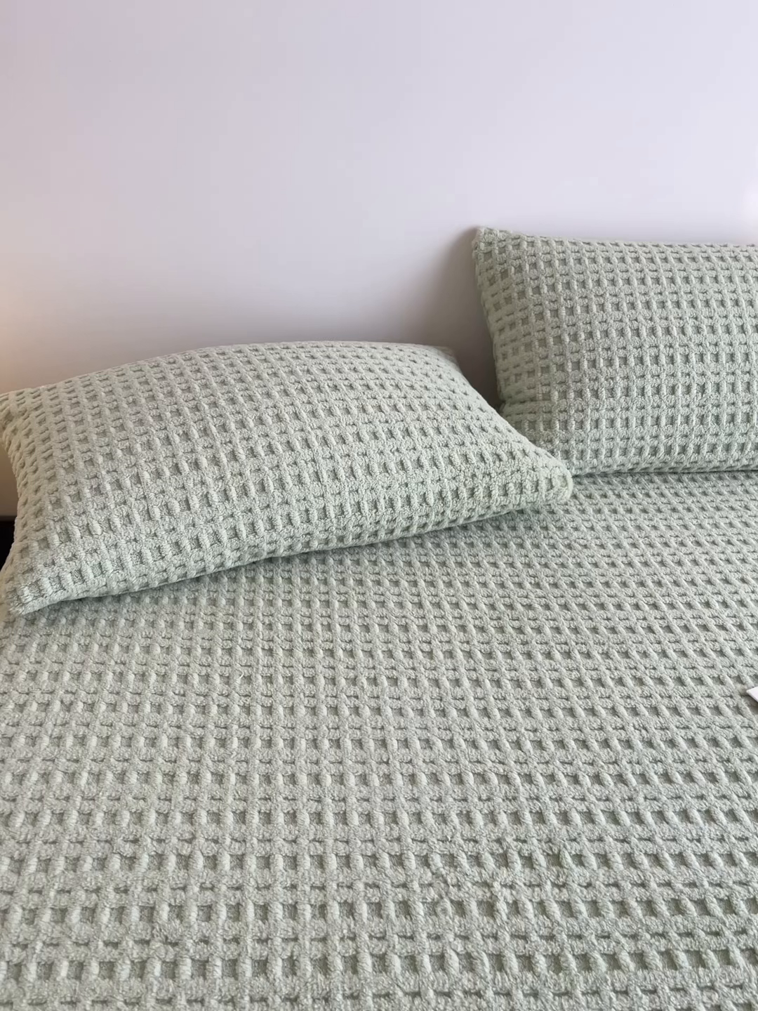 91家纺网 家纺一手货源 找家纺 欧邦 2025新款华夫格塔芙绒单床笠 床笠单件 华夫床笠-果绿