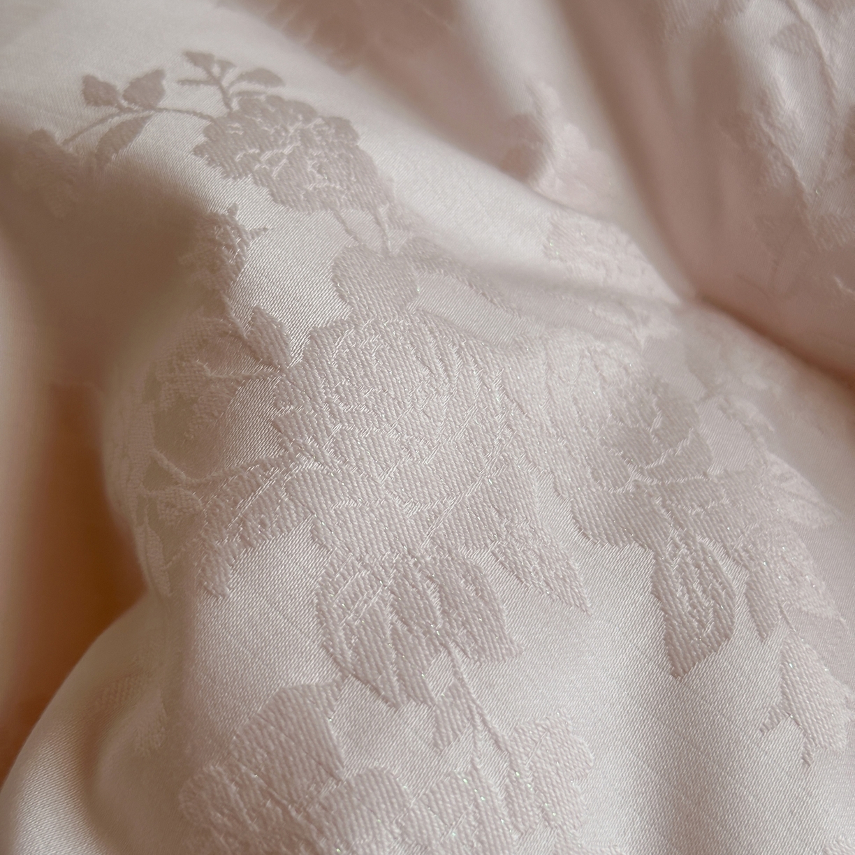 91家纺网 家纺一手货源 找家纺 一加一 2025新款60兰精天丝棉提花 蚕丝大豆抗菌被芯 满庭芳-扶光