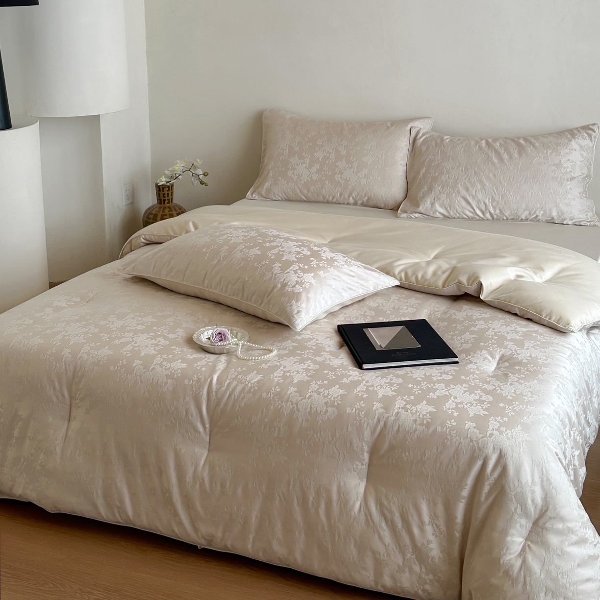 91家纺网 家纺一手货源 找家纺 一加一 2025新款60兰精天丝棉提花 蚕丝大豆抗菌被芯 满庭芳-沉香