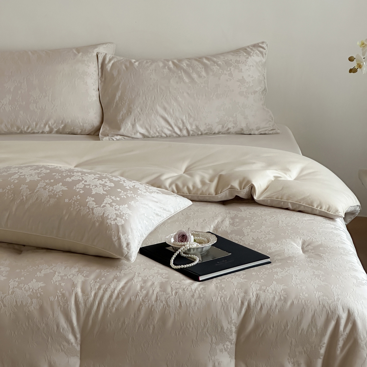 91家纺网 家纺一手货源 找家纺 一加一 2025新款60兰精天丝棉提花 蚕丝大豆抗菌被芯 满庭芳-沉香