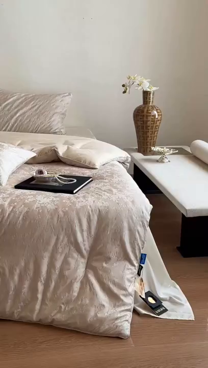 91家纺网 家纺一手货源 找家纺 一加一 2025新款60兰精天丝棉提花 蚕丝大豆抗菌被芯 满庭芳-沉香