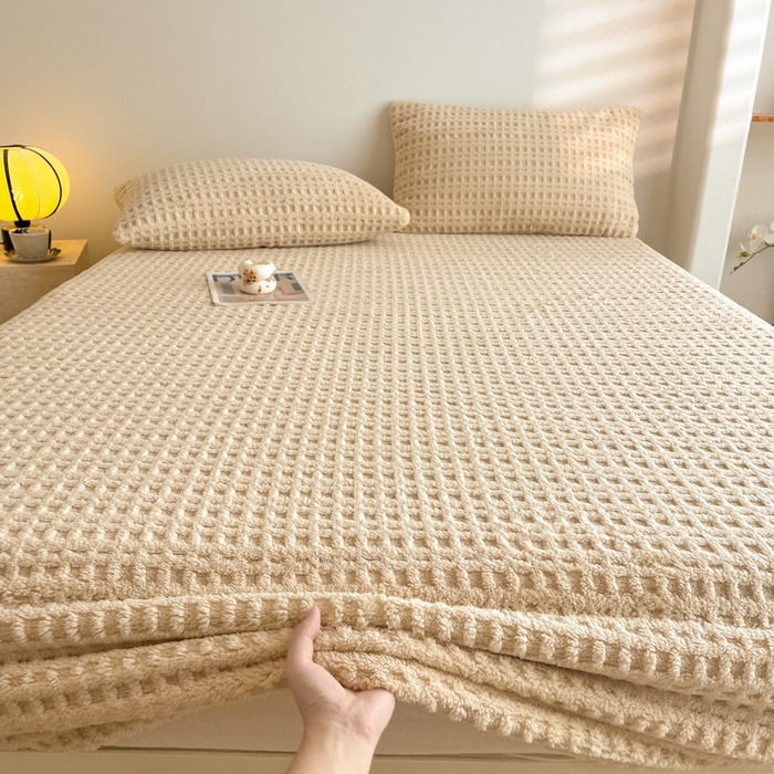 91家纺网 家纺一手货源 找家纺 欧邦 2025新款华夫格塔芙绒单床笠 床笠单件 华夫床笠-卡其