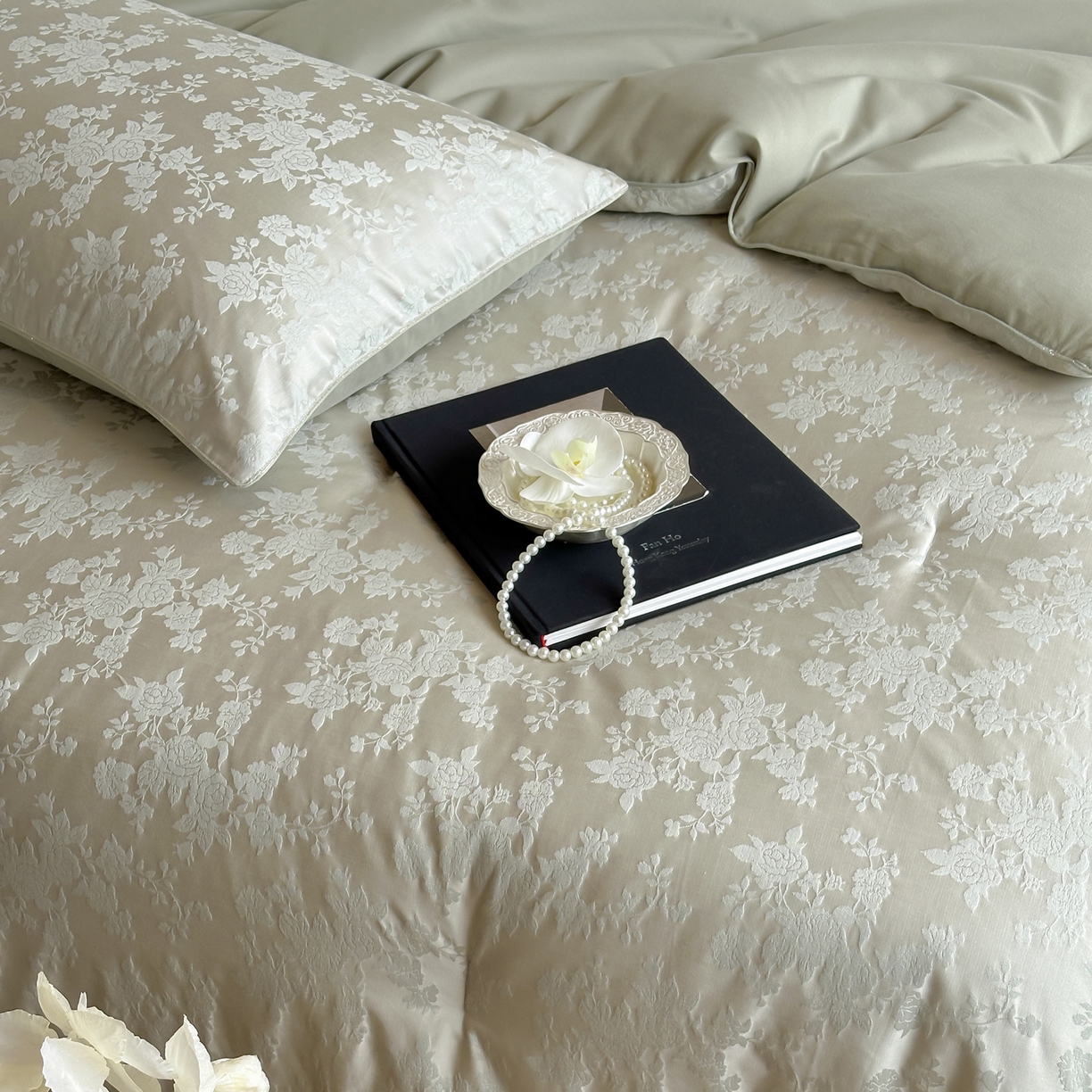 91家纺网 家纺一手货源 找家纺 一加一 2025新款60兰精天丝棉提花 蚕丝大豆抗菌被芯 满庭芳-影青