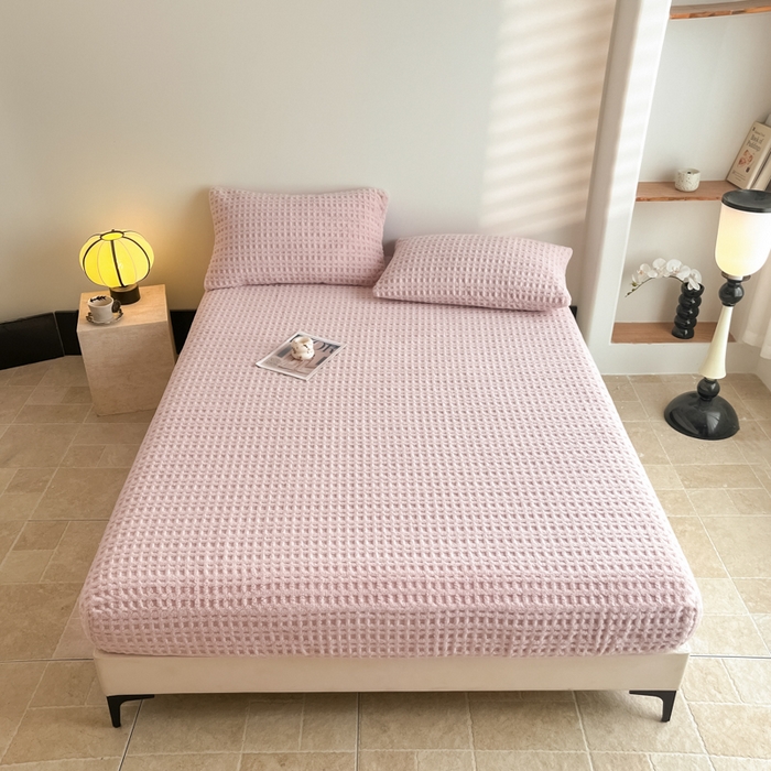 91家纺网 家纺一手货源 找家纺 欧邦 2025新款华夫格塔芙绒单床笠 床笠单件 华夫床笠-浅粉