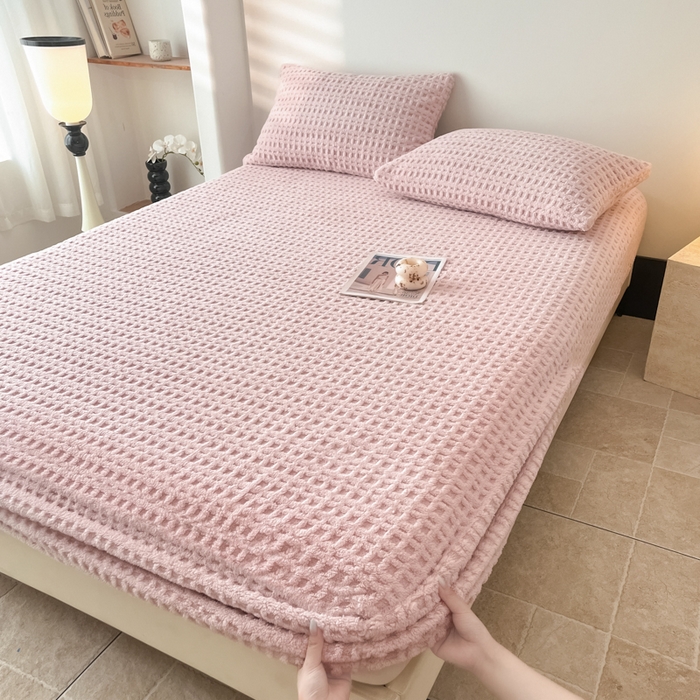 91家纺网 家纺一手货源 找家纺 欧邦 2025新款华夫格塔芙绒单床笠 床笠单件 华夫床笠-浅粉