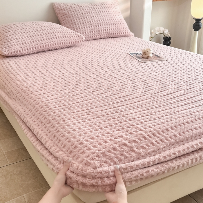 91家纺网 家纺一手货源 找家纺 欧邦 2025新款华夫格塔芙绒单床笠 床笠单件 华夫床笠-浅粉