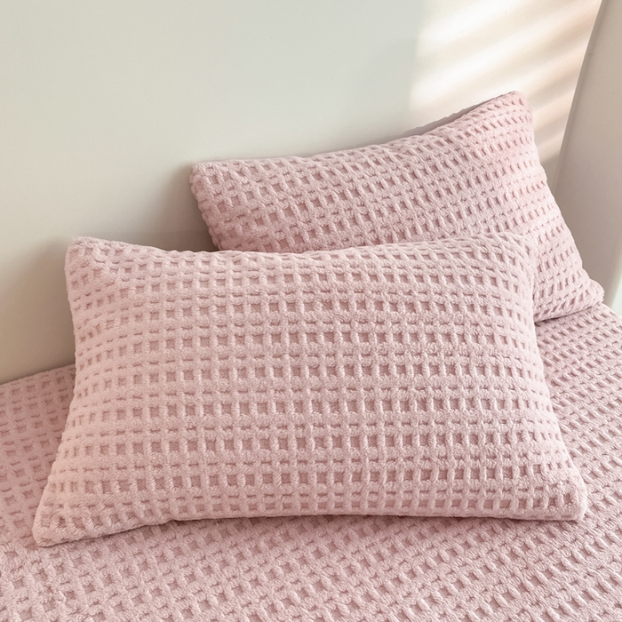 91家纺网 家纺一手货源 找家纺 欧邦 2025新款华夫格塔芙绒单床笠 床笠单件 华夫床笠-浅粉