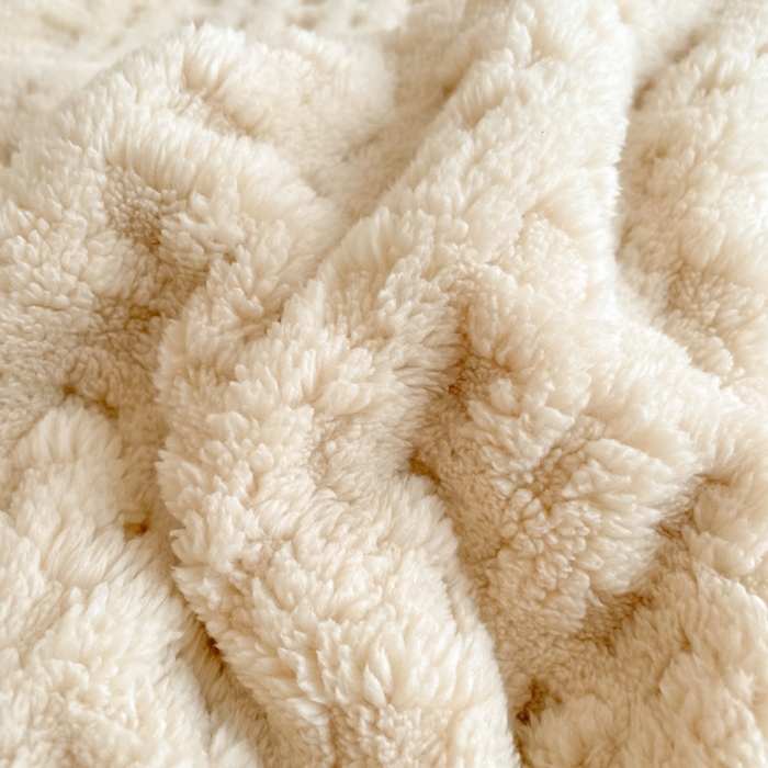 91家纺网 家纺一手货源 找家纺 欧邦 2025新款华夫格双层毯盖毯毯子-场景1 华夫格-卡其