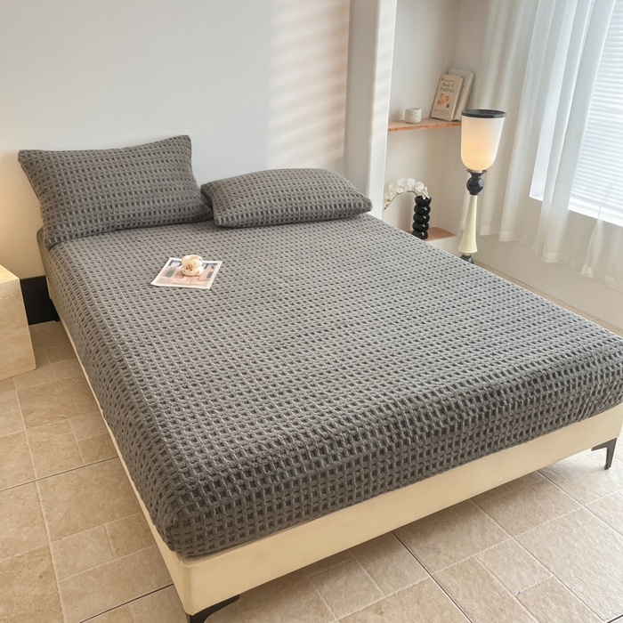 91家纺网 家纺一手货源 找家纺 欧邦 2025新款华夫格塔芙绒单床笠 床笠单件 华夫床笠-深灰