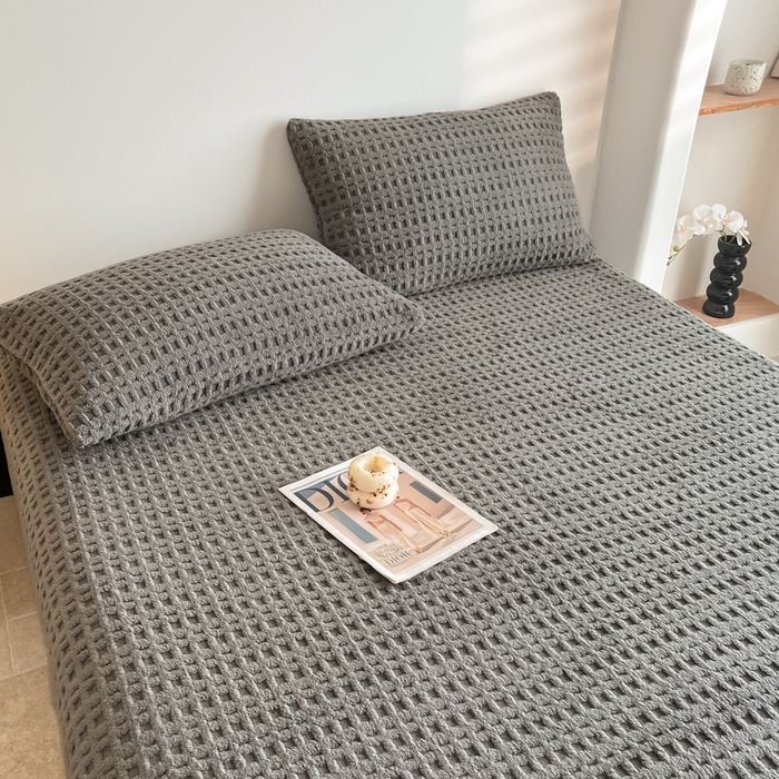 91家纺网 家纺一手货源 找家纺 欧邦 2025新款华夫格塔芙绒单床笠 床笠单件 华夫床笠-深灰