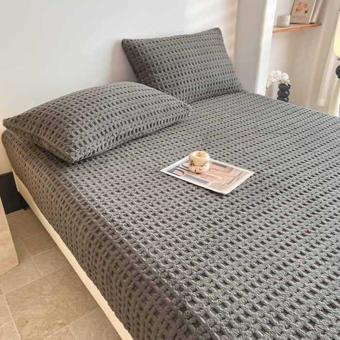 91家纺网 家纺一手货源 找家纺 欧邦 2025新款华夫格塔芙绒单床笠 床笠单件 华夫床笠-深灰