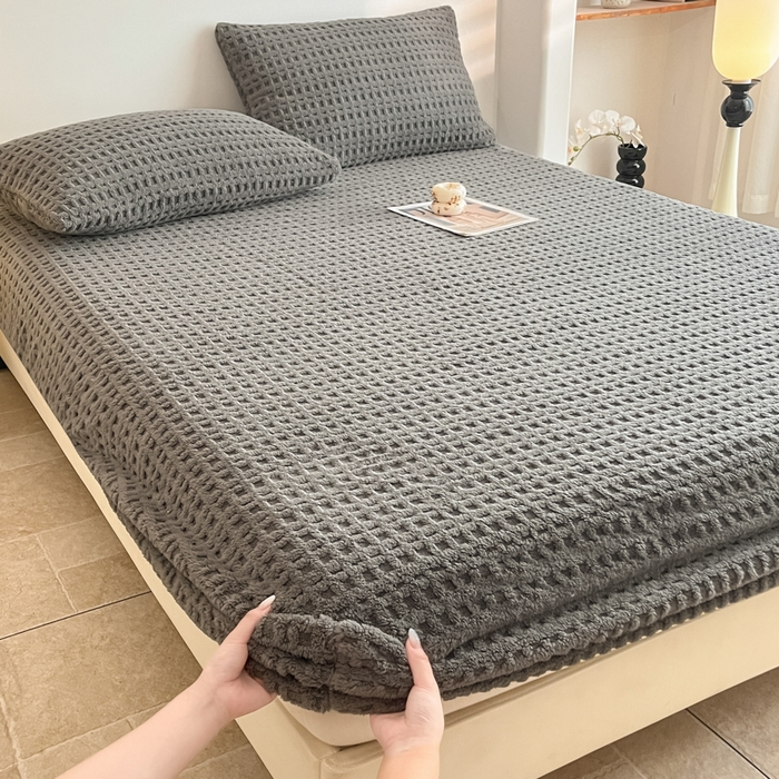 91家纺网 家纺一手货源 找家纺 欧邦 2025新款华夫格塔芙绒单床笠 床笠单件 华夫床笠-深灰