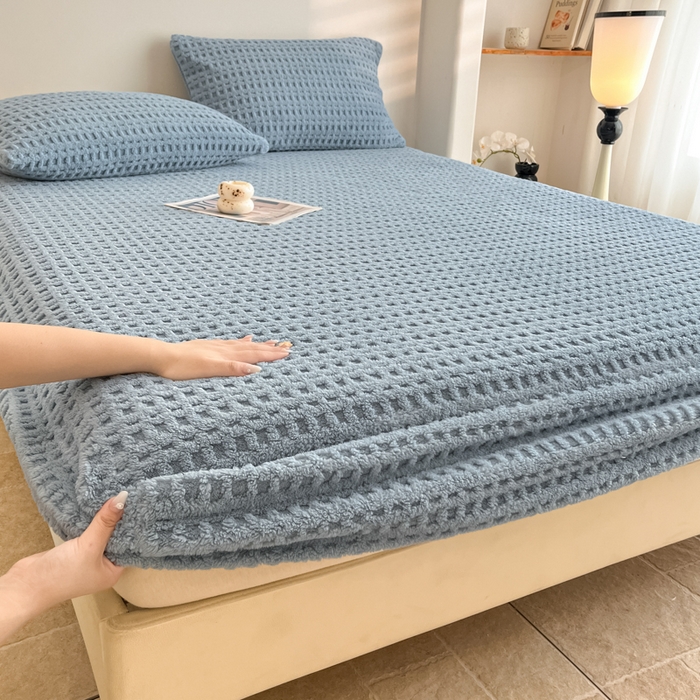 91家纺网 家纺一手货源 找家纺 欧邦 2025新款华夫格塔芙绒单床笠 床笠单件 华夫床笠-雾蓝