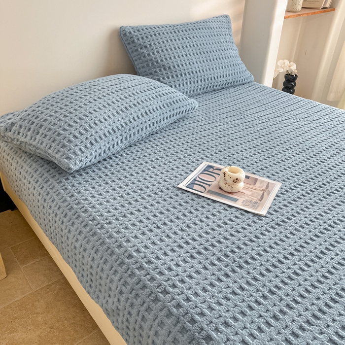 91家纺网 家纺一手货源 找家纺 欧邦 2025新款华夫格塔芙绒单床笠 床笠单件 华夫床笠-雾蓝