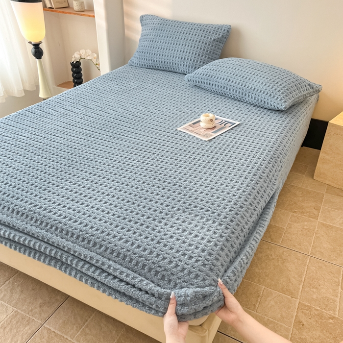 91家纺网 家纺一手货源 找家纺 欧邦 2025新款华夫格塔芙绒单床笠 床笠单件 华夫床笠-雾蓝