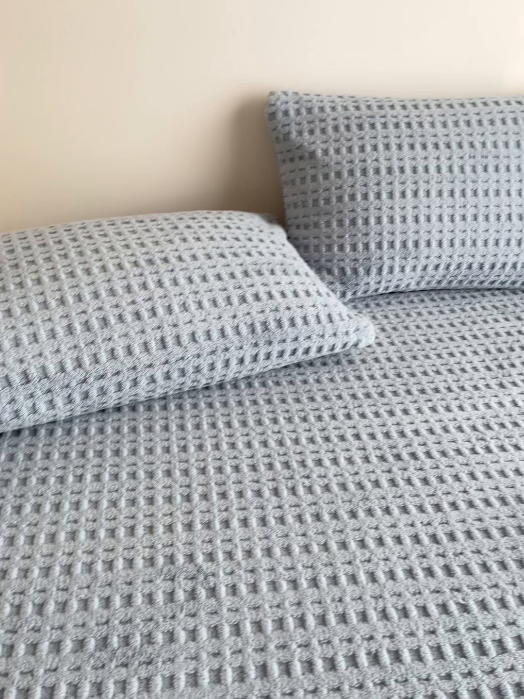 91家纺网 家纺一手货源 找家纺 欧邦 2025新款华夫格塔芙绒单床笠 床笠单件 华夫床笠-雾蓝