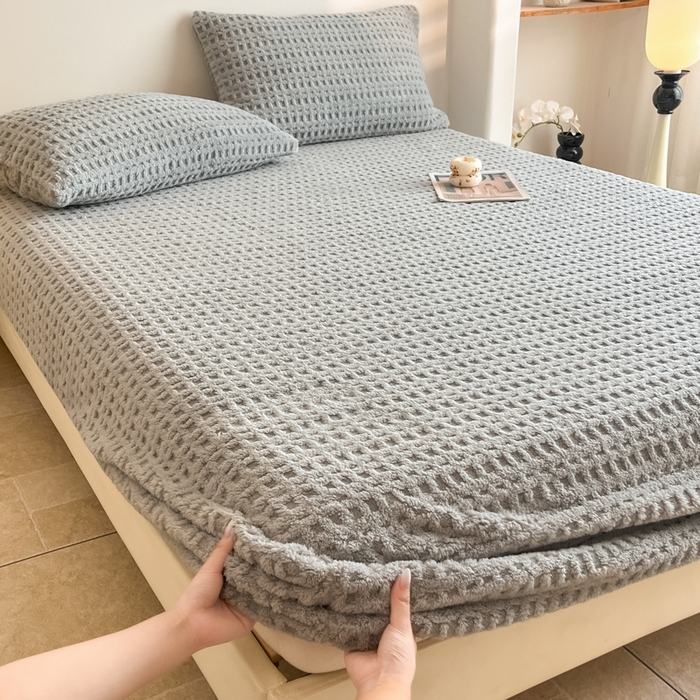 91家纺网 家纺一手货源 找家纺 欧邦 2025新款华夫格塔芙绒单床笠 床笠单件 华夫床笠-烟灰