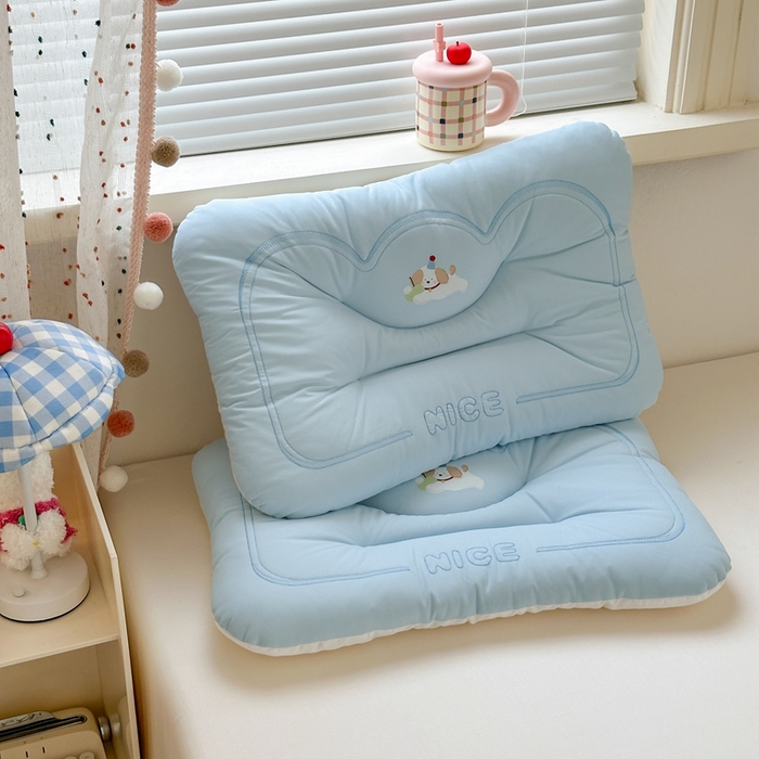 91家纺网 家纺一手货源 找家纺 北鸣有鱼枕芯馆 2025直播爆款儿童学生季爆款可水洗冰皮凉感枕全网券后价不得低于39元 蓝色(苹果狗) 中号款：适合4-7岁中童使用40×60cm