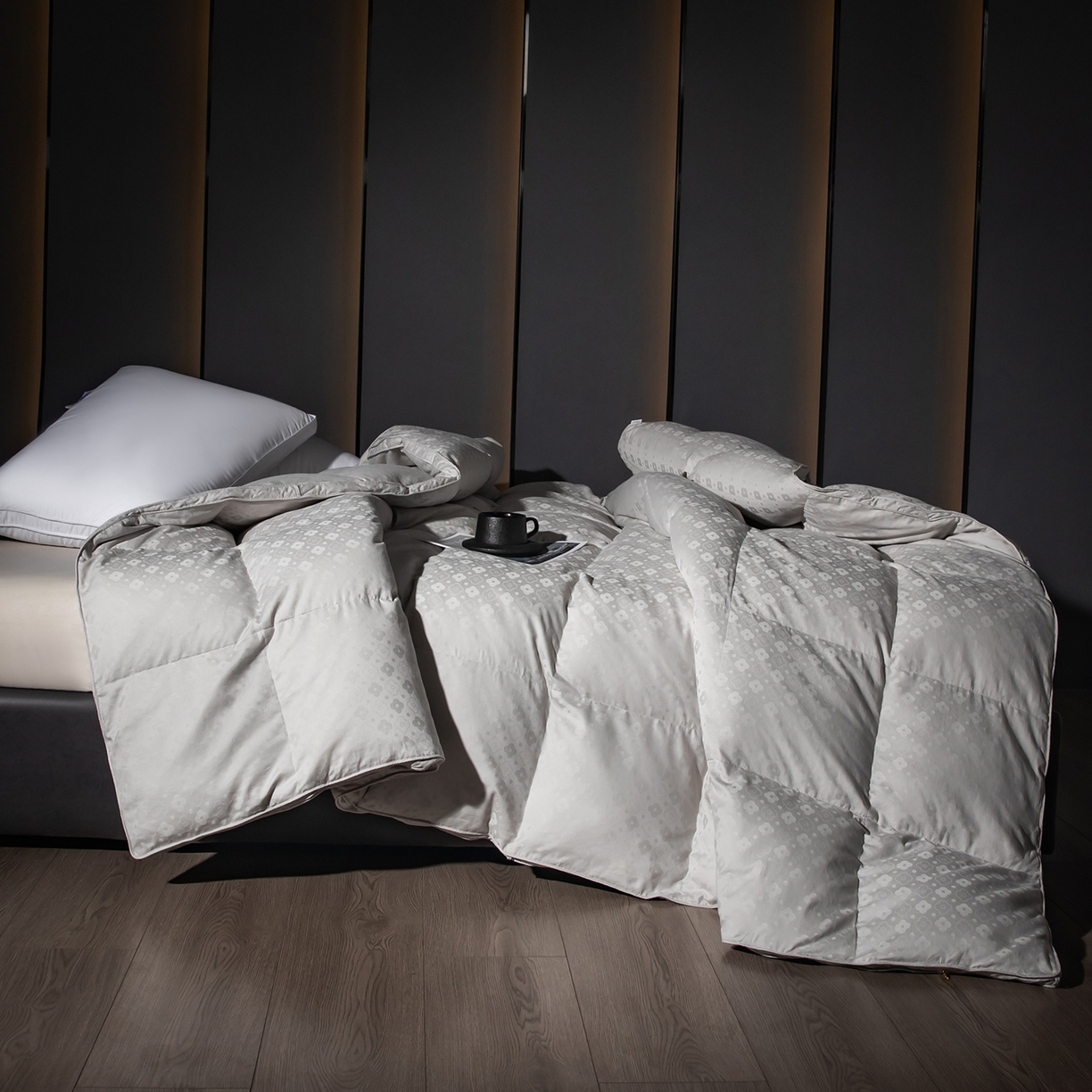 91家纺网 家纺一手货源 找家纺 华盛羽绒被壳 2025新款全棉四叶草双层纱提花自充绒羽绒被壳羽绒被 双层四叶草灰色