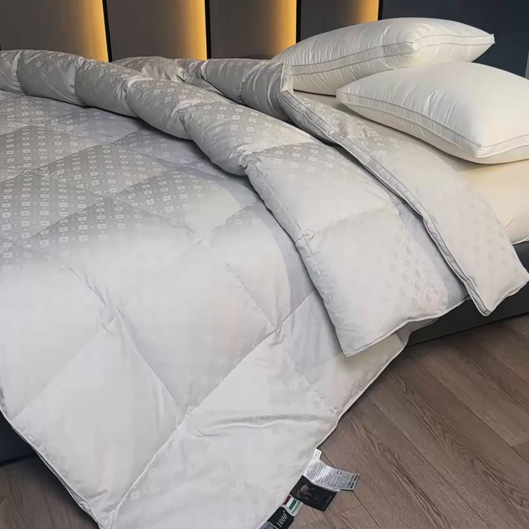 91家纺网 家纺一手货源 找家纺 华盛羽绒被壳 2025新款全棉四叶草双层纱提花自充绒羽绒被壳羽绒被 双层四叶草灰色