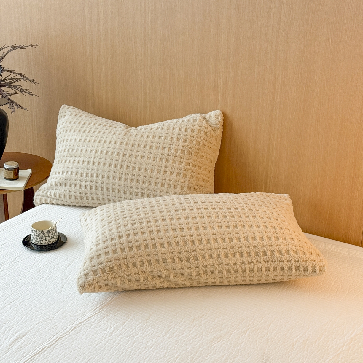 91家纺网 家纺一手货源 找家纺 欧邦 2025新款华夫格羊羔绒双层毯盖毯毯子-场景2 华夫格-卡其