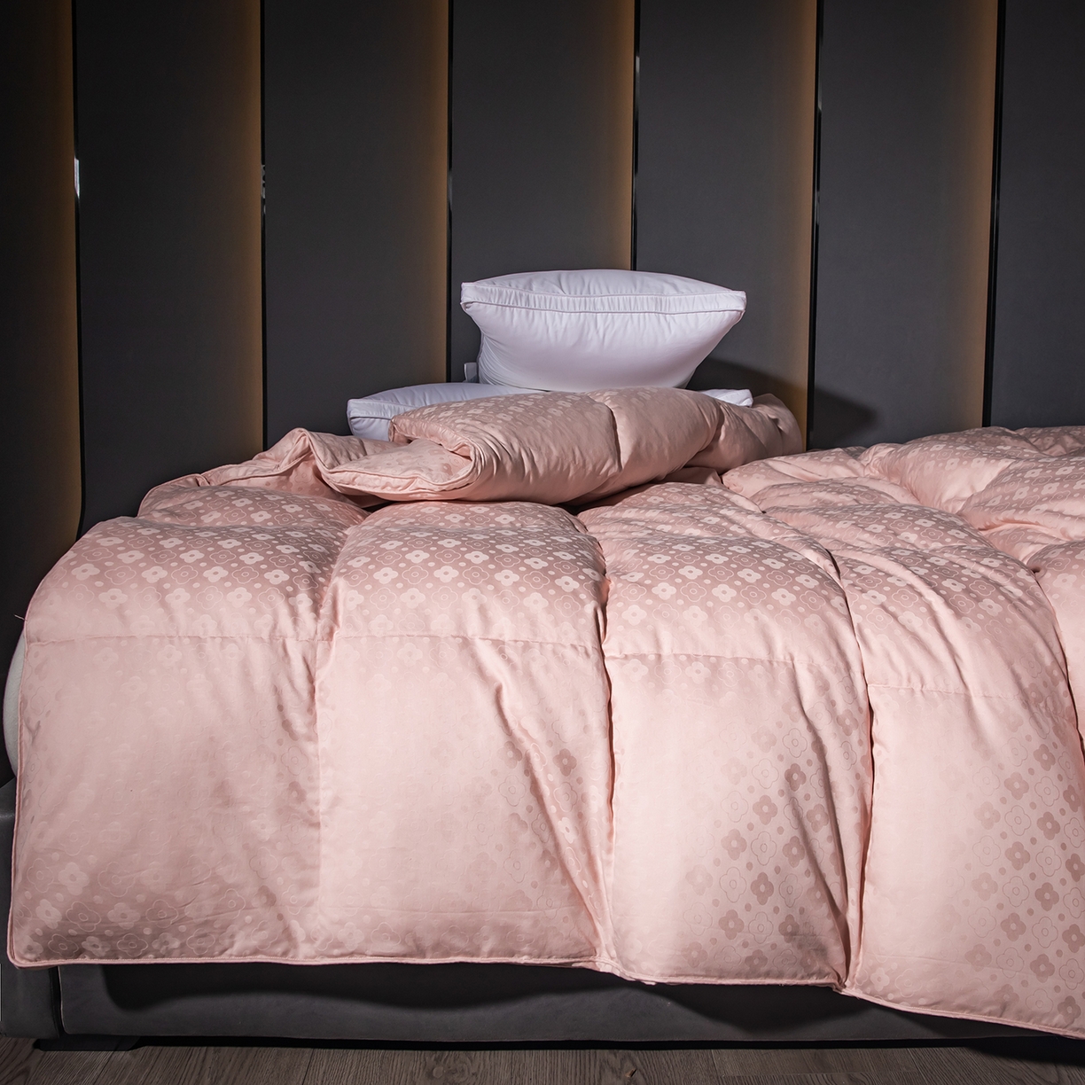 91家纺网 家纺一手货源 找家纺 华盛羽绒被壳 2025新款全棉四叶草双层纱提花自充绒羽绒被壳羽绒被 双层四叶草豆沙