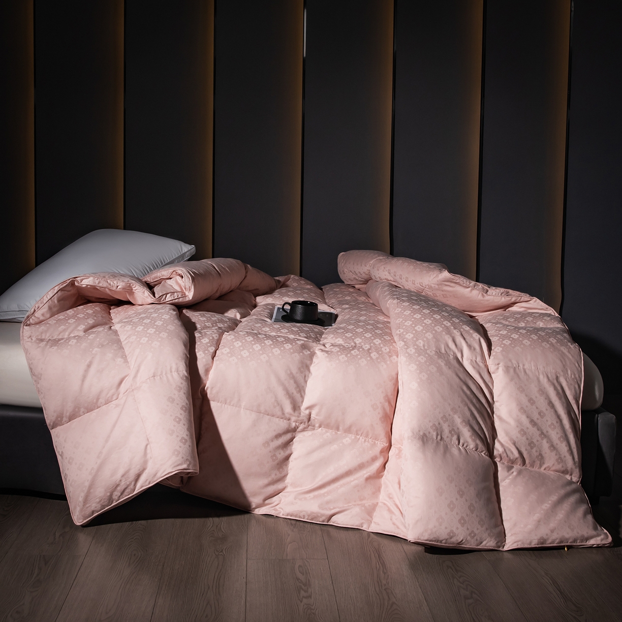 91家纺网 家纺一手货源 找家纺 华盛羽绒被壳 2025新款全棉四叶草双层纱提花自充绒羽绒被壳羽绒被 双层四叶草豆沙