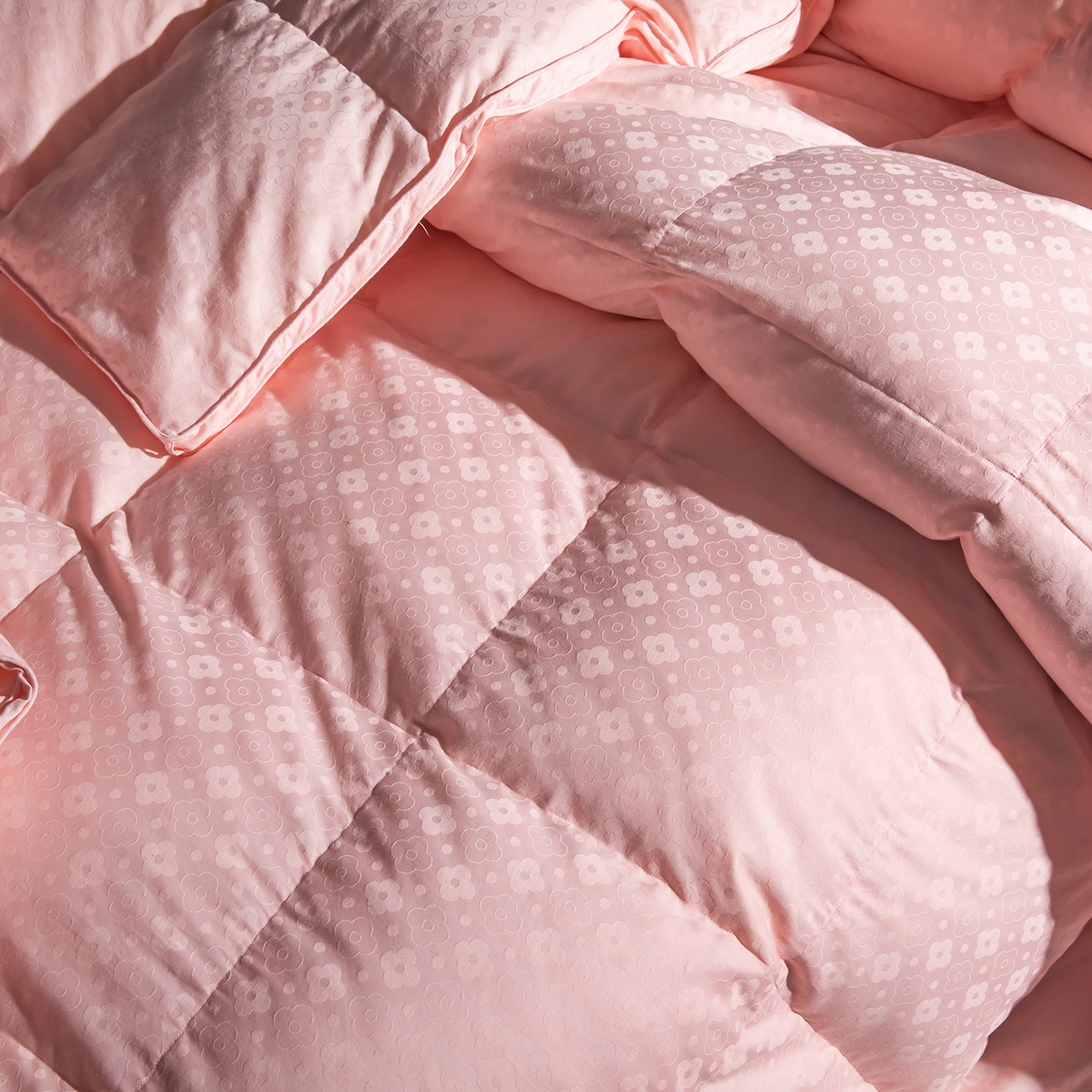 91家纺网 家纺一手货源 找家纺 华盛羽绒被壳 2025新款全棉四叶草双层纱提花自充绒羽绒被壳羽绒被 双层四叶草粉玉