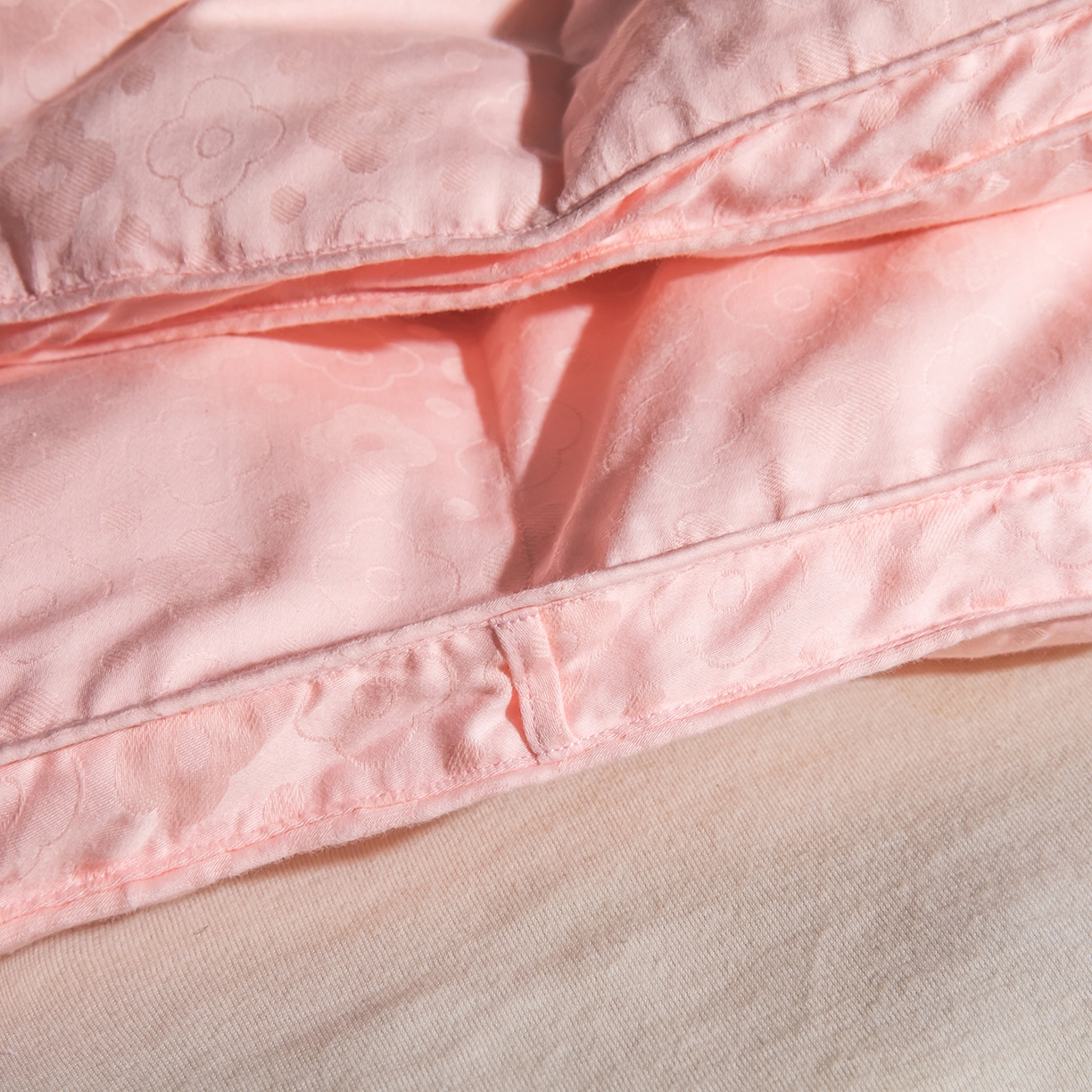 91家纺网 家纺一手货源 找家纺 （总）御眠纺羽绒被壳 2025新款全棉四叶草双层纱提花自充绒羽绒被壳羽绒被