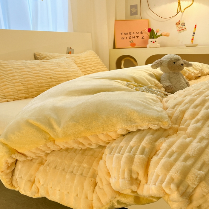 91家纺网 家纺一手货源 找家纺 爱彼家纺 2024新款兔兔绒四件套系列 免兔绒-活力暖黄