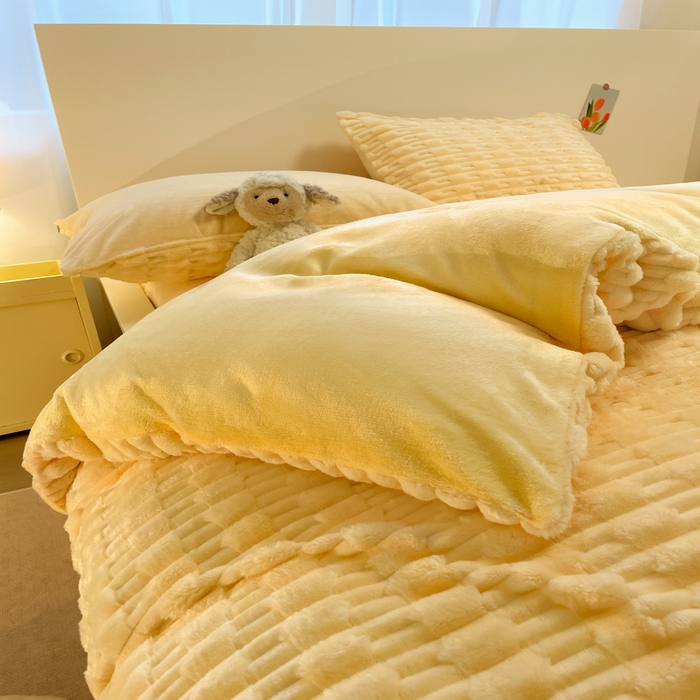 91家纺网 家纺一手货源 找家纺 爱彼家纺 2024新款兔兔绒四件套系列 免兔绒-活力暖黄