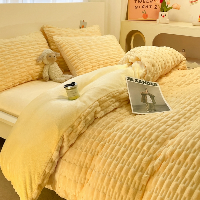 91家纺网 家纺一手货源 找家纺 爱彼家纺 2024新款兔兔绒四件套系列 免兔绒-活力暖黄