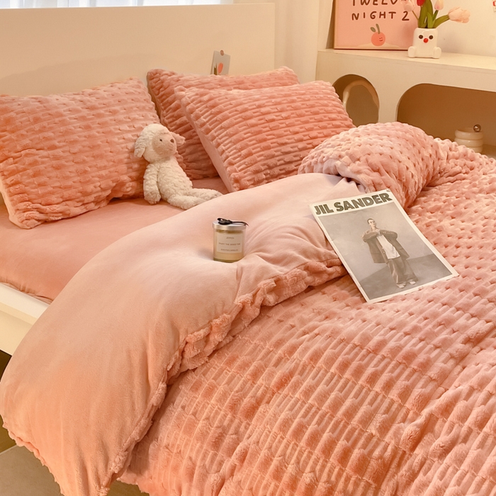 91家纺网 家纺一手货源 找家纺 爱彼家纺 2024新款兔兔绒四件套系列 免兔绒-蜜桃粉粉