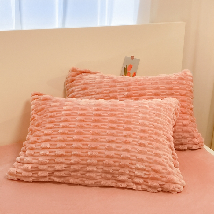 91家纺网 家纺一手货源 找家纺 爱彼家纺 2024新款兔兔绒四件套系列 免兔绒-蜜桃粉粉