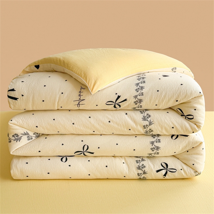 91家纺网 家纺一手货源 找家纺 小石头家纺 2025新款亲肤舒适云感双层纱抗菌被被子被芯 爱心蝴蝶结