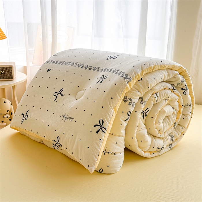 91家纺网 家纺一手货源 找家纺 小石头家纺 2025新款亲肤舒适云感双层纱抗菌被被子被芯 爱心蝴蝶结