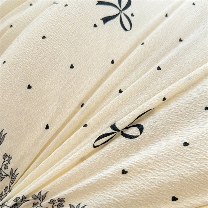 91家纺网 家纺一手货源 找家纺 小石头家纺 2025新款亲肤舒适云感双层纱抗菌被被子被芯 爱心蝴蝶结