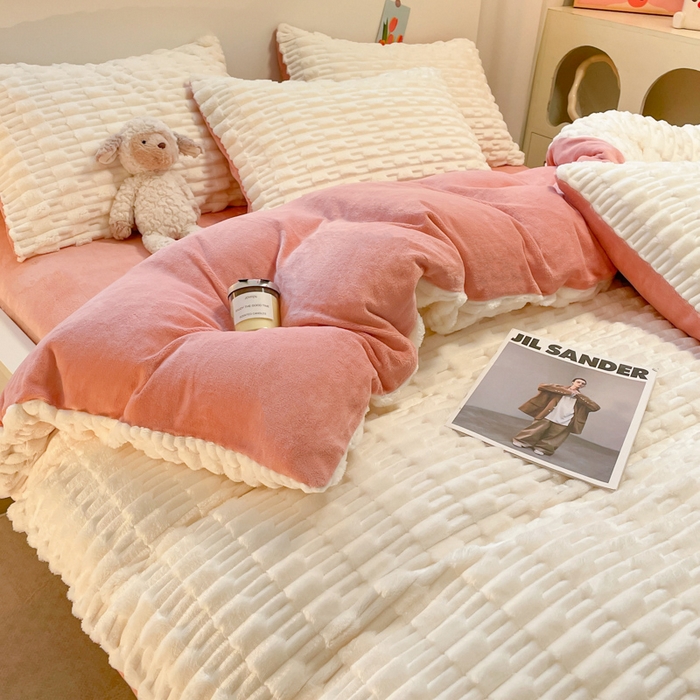 爱彼家纺 2024新款兔兔绒四件套系列 免兔绒-柔雪白韵