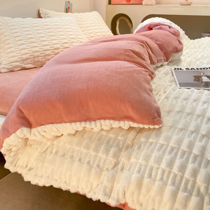 91家纺网 家纺一手货源 找家纺 爱彼家纺 2024新款兔兔绒四件套系列 免兔绒-柔雪白韵