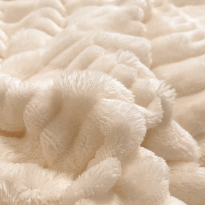 91家纺网 家纺一手货源 找家纺 爱彼家纺 2024新款兔兔绒四件套系列 免兔绒-柔雪白韵