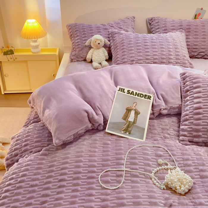 91家纺网 家纺一手货源 找家纺 爱彼家纺 2024新款兔兔绒四件套系列 免兔绒紫耀星华