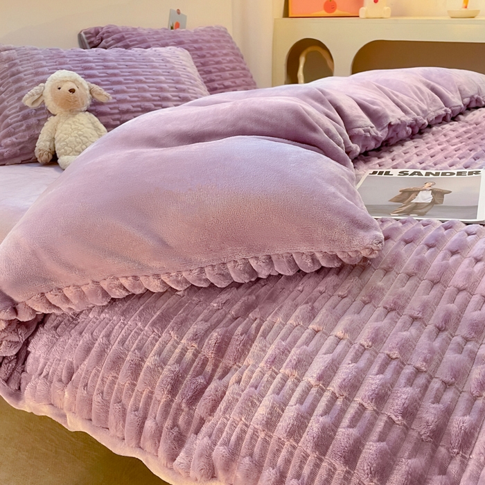 91家纺网 家纺一手货源 找家纺 爱彼家纺 2024新款兔兔绒四件套系列 免兔绒紫耀星华