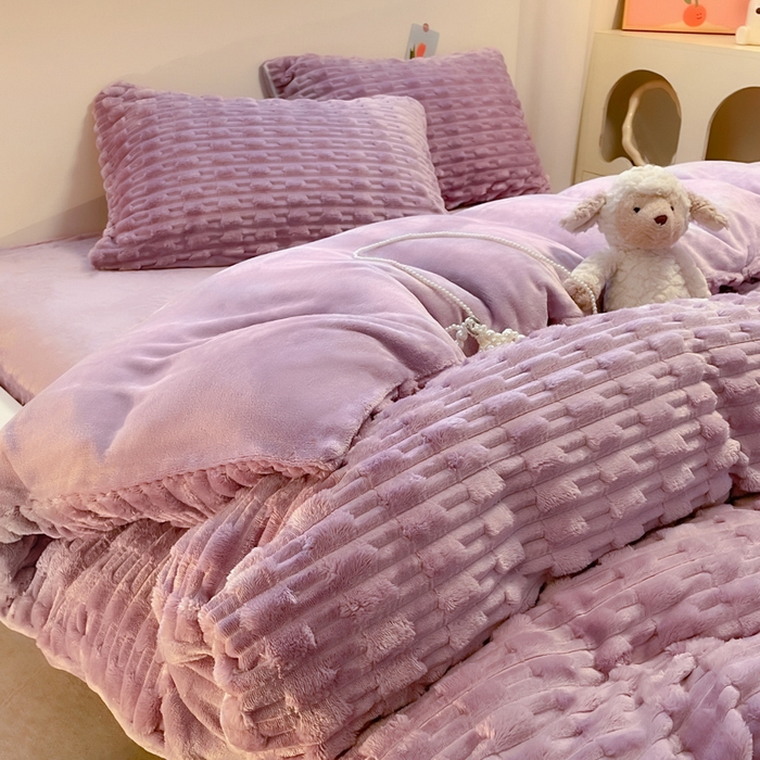 91家纺网 家纺一手货源 找家纺 爱彼家纺 2024新款兔兔绒四件套系列 免兔绒紫耀星华