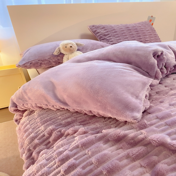 91家纺网 家纺一手货源 找家纺 爱彼家纺 2024新款兔兔绒四件套系列 免兔绒紫耀星华